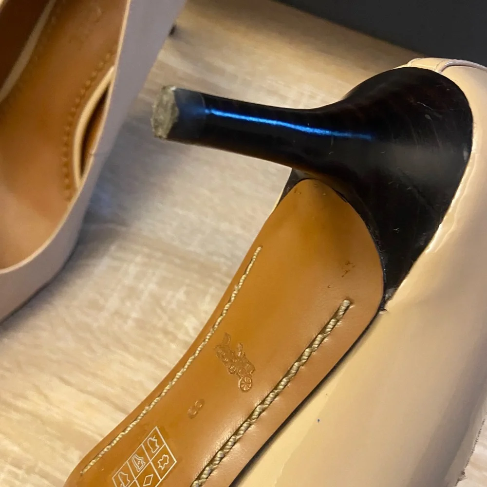 Coach Tan Heels Pointed Toe Classic - Picture 10 of 11